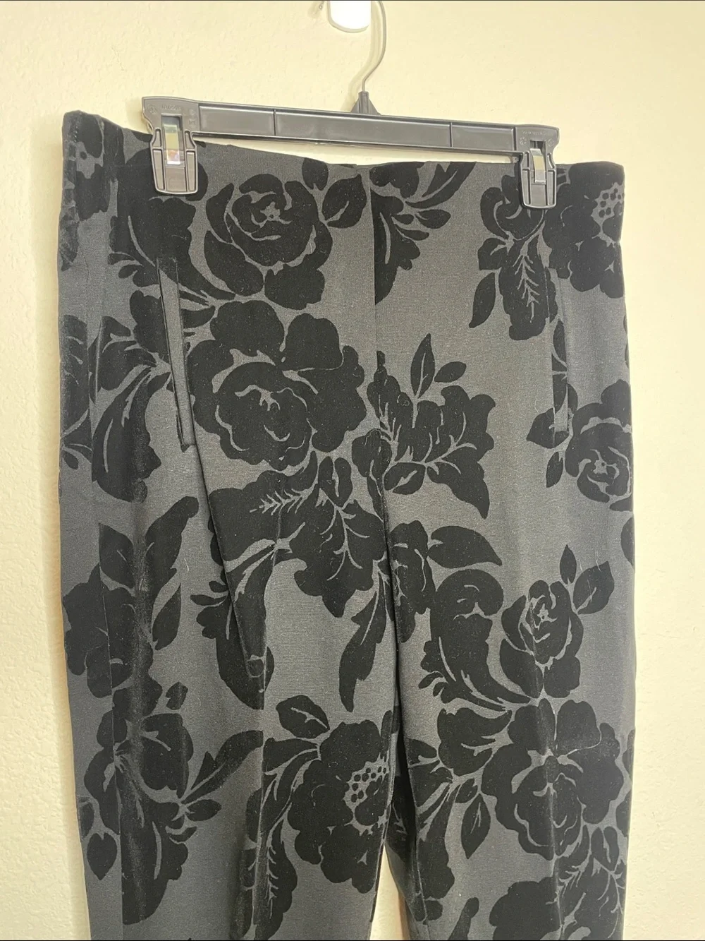 Chico's | The Ultimate Fit Juliet Floral Burnout Ankle Pants Size 10 NWT
